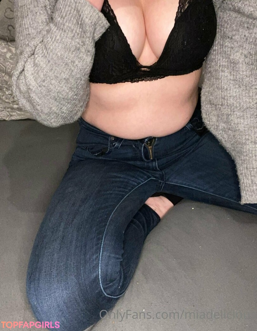 Foto desnuda filtrada de OnlyFans de Miadelicious #84 Foto desnuda filtrada de OnlyFans de Miadelicious #84