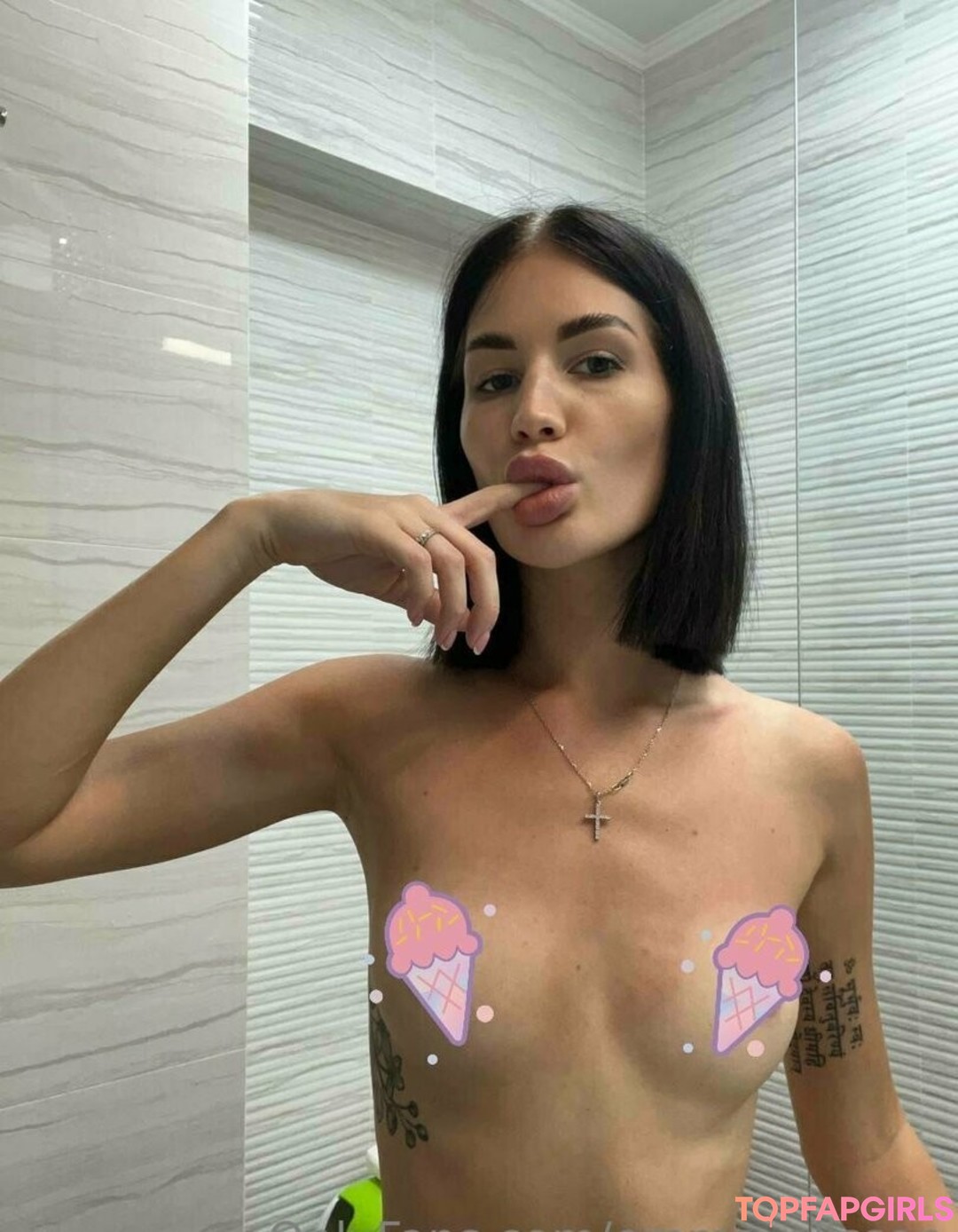 Foto desnuda filtrada de OnlyFans de Emmaelisson #22 Foto desnuda filtrada de OnlyFans de Emmaelisson #22