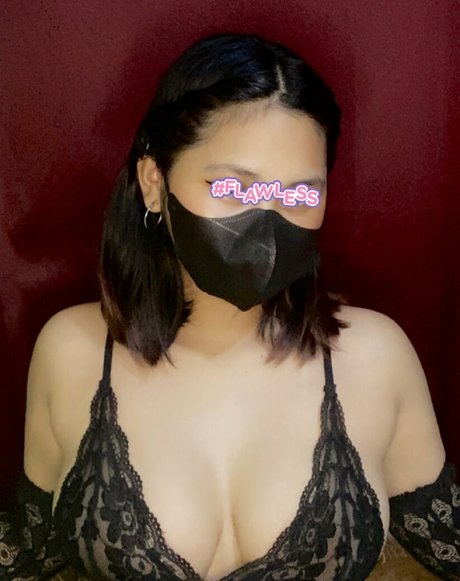 Foto desnuda filtrada de OnlyFans de Strwbrrsh