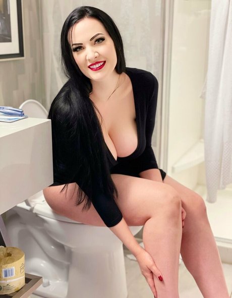 Foto desnuda filtrada de OnlyFans de Ravenrose13