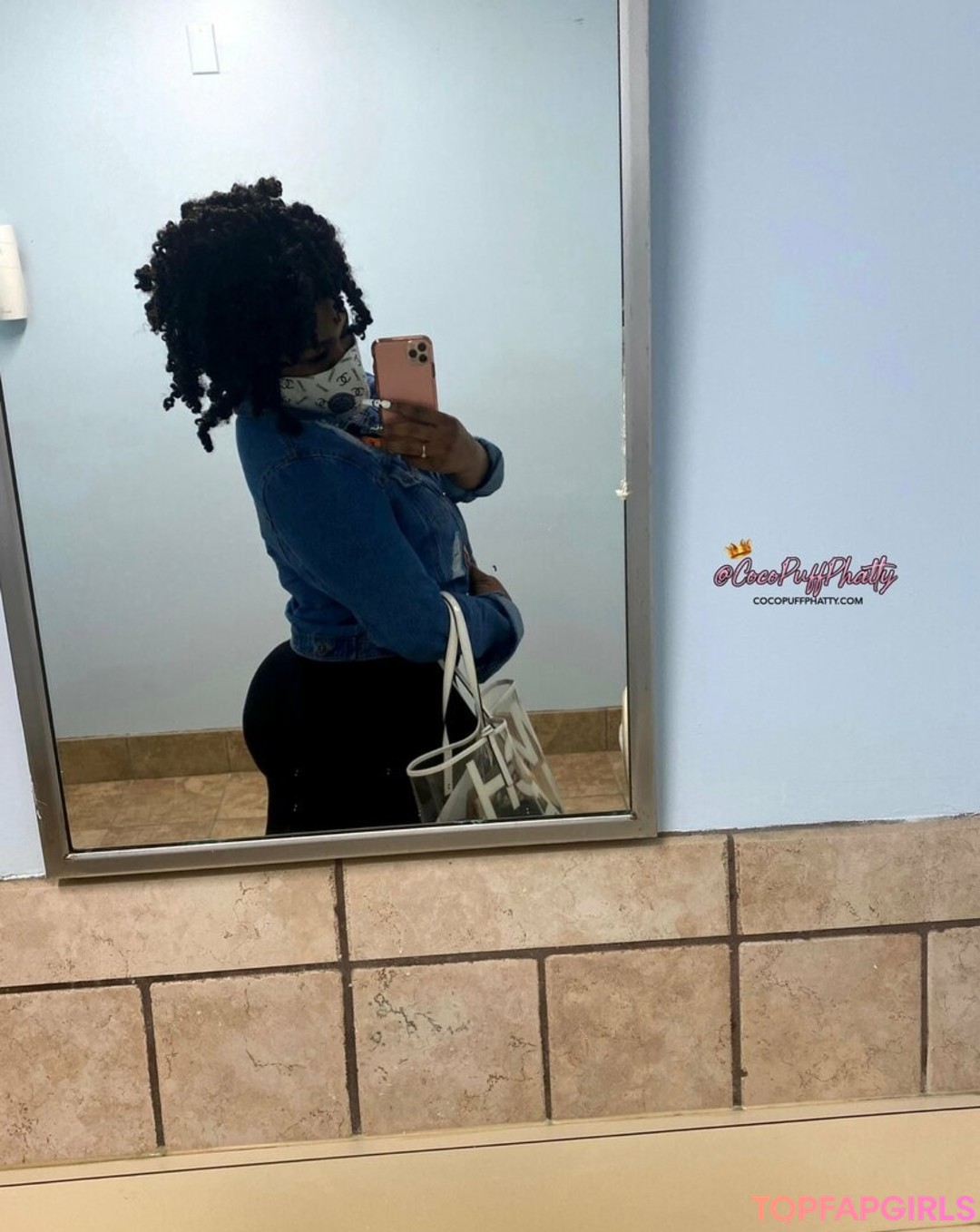 Foto desnuda filtrada de OnlyFans de Phattgirlcoco #33 Foto desnuda filtrada de OnlyFans de Phattgirlcoco #33