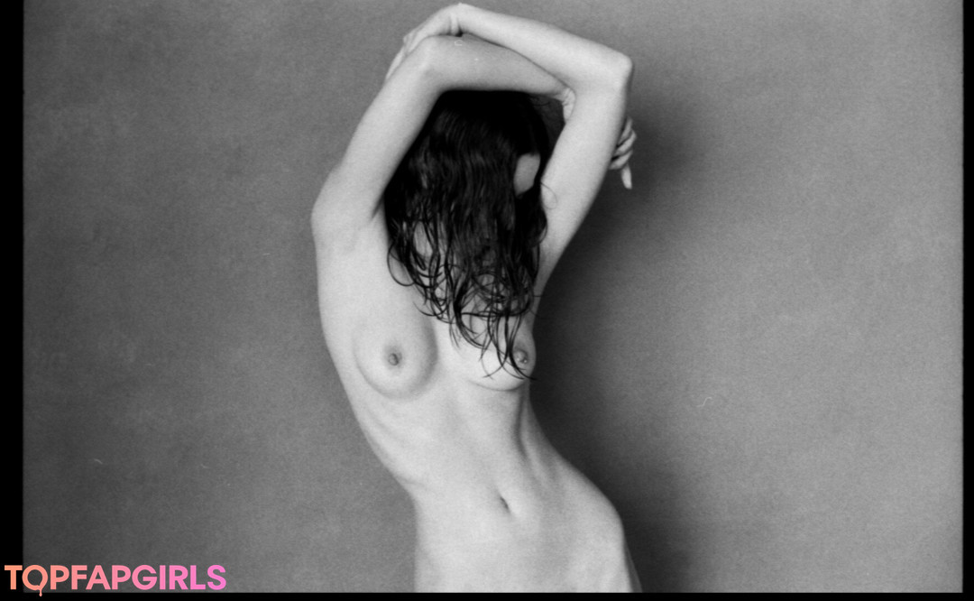 Foto desnuda filtrada de OnlyFans de Nausicaa Yami #190 Foto desnuda filtrada de OnlyFans de Nausicaa Yami #190