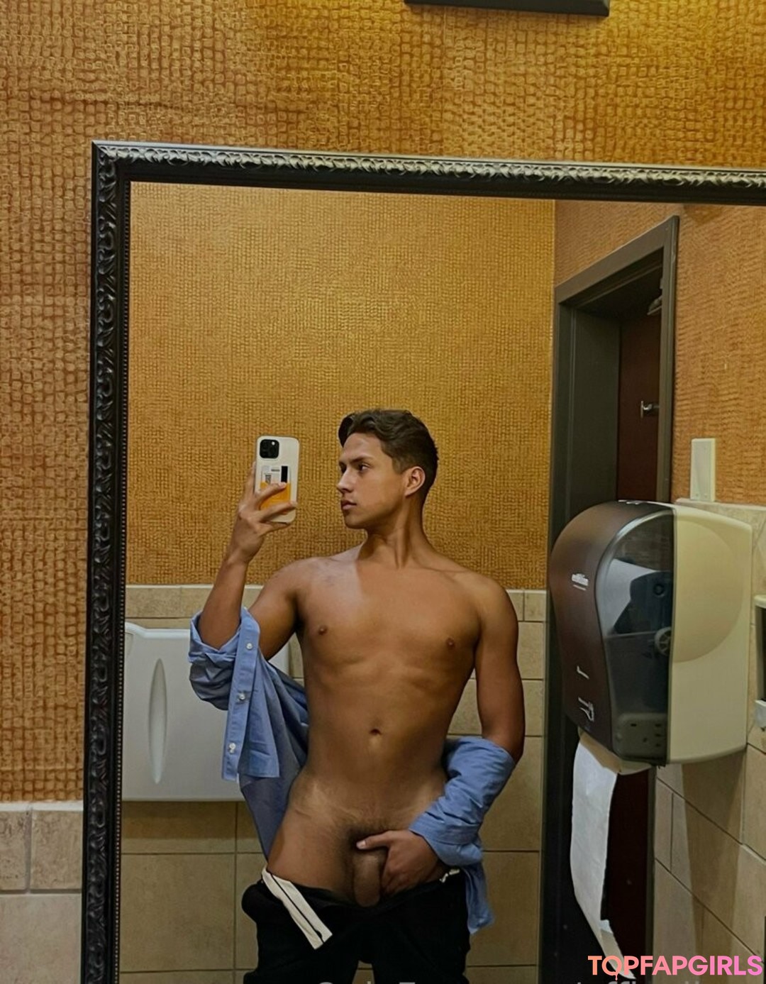 Foto desnuda filtrada de OnlyFans de Officailarq #12 Foto desnuda filtrada de OnlyFans de Officailarq #12