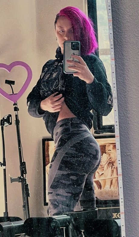 Claire Max