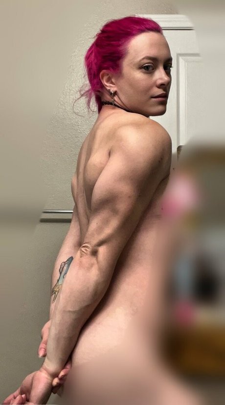 Claire Max