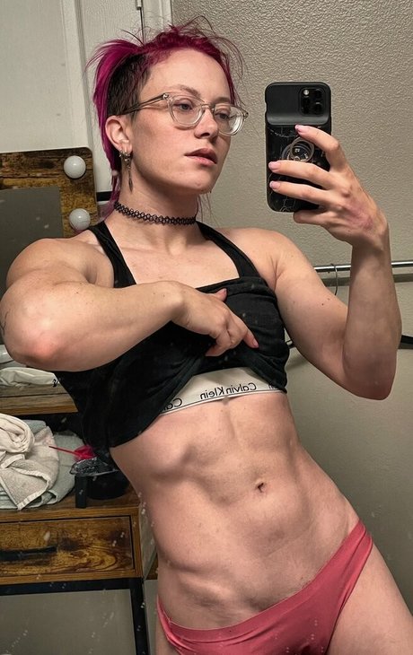 Claire Max