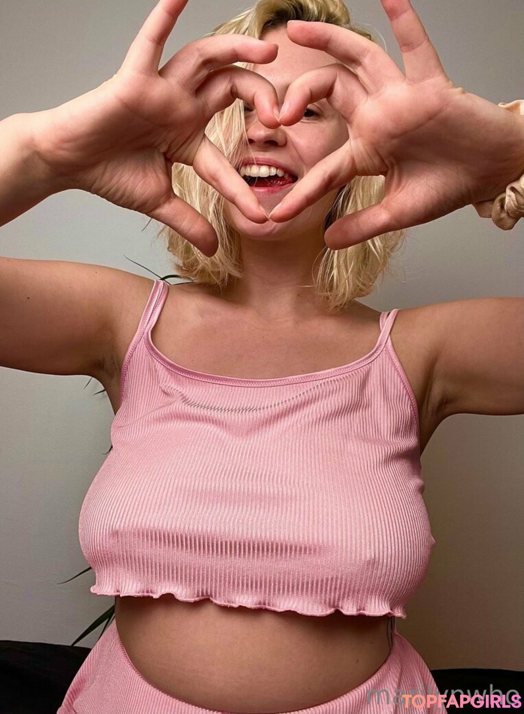 Foto desnuda filtrada de OnlyFans de Marilynwhoo #130 Foto desnuda filtrada de OnlyFans de Marilynwhoo #130