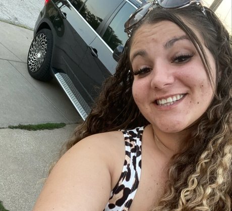Foto desnuda filtrada de OnlyFans de Bad Mom In Real Estate