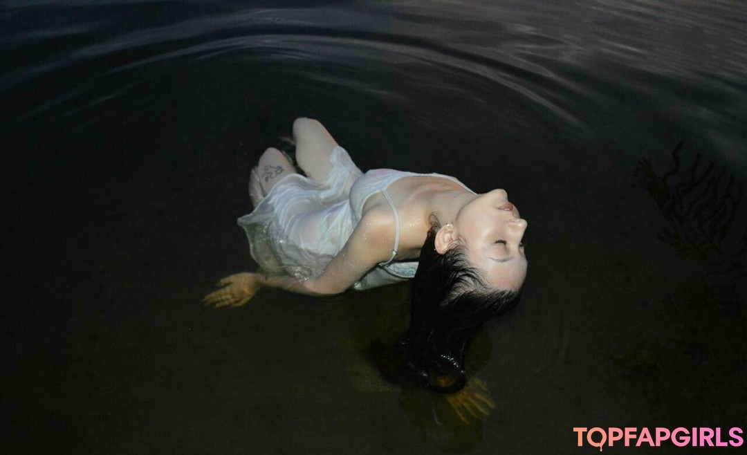 Foto desnuda filtrada de OnlyFans de Pppoisonnnivy #32 Foto desnuda filtrada de OnlyFans de Pppoisonnnivy #32