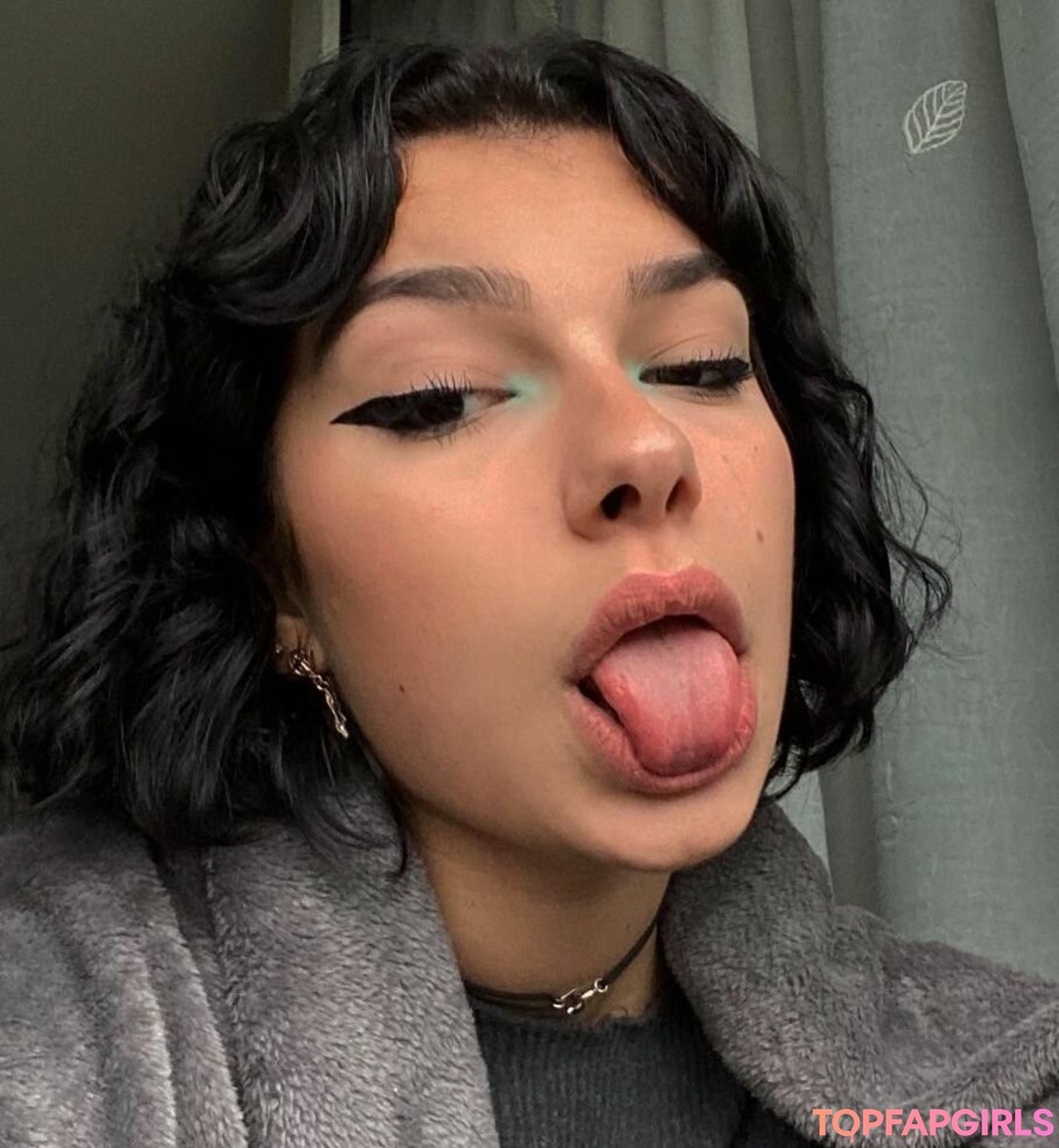 Foto desnuda filtrada de OnlyFans de Emmy Tifrit #2 Foto desnuda filtrada de OnlyFans de Emmy Tifrit #2