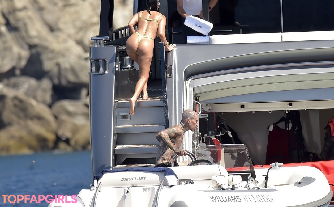 Foto desnuda filtrada de OnlyFans de Kourtney Kardashian #113 Foto desnuda filtrada de OnlyFans de Kourtney Kardashian #113