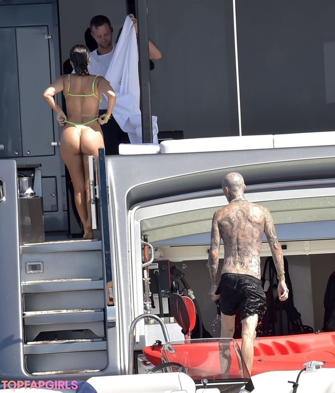 Foto desnuda filtrada de OnlyFans de Kourtney Kardashian #115 Foto desnuda filtrada de OnlyFans de Kourtney Kardashian #115