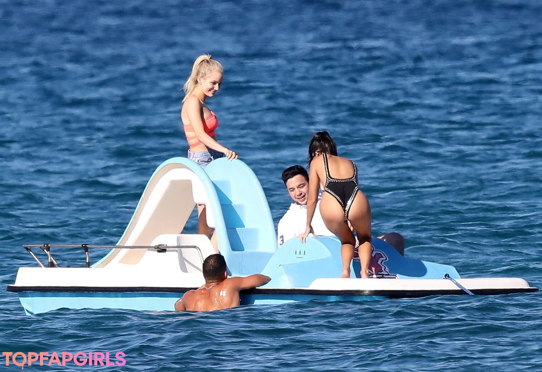 Foto desnuda filtrada de OnlyFans de Kourtney Kardashian #174 Foto desnuda filtrada de OnlyFans de Kourtney Kardashian #174