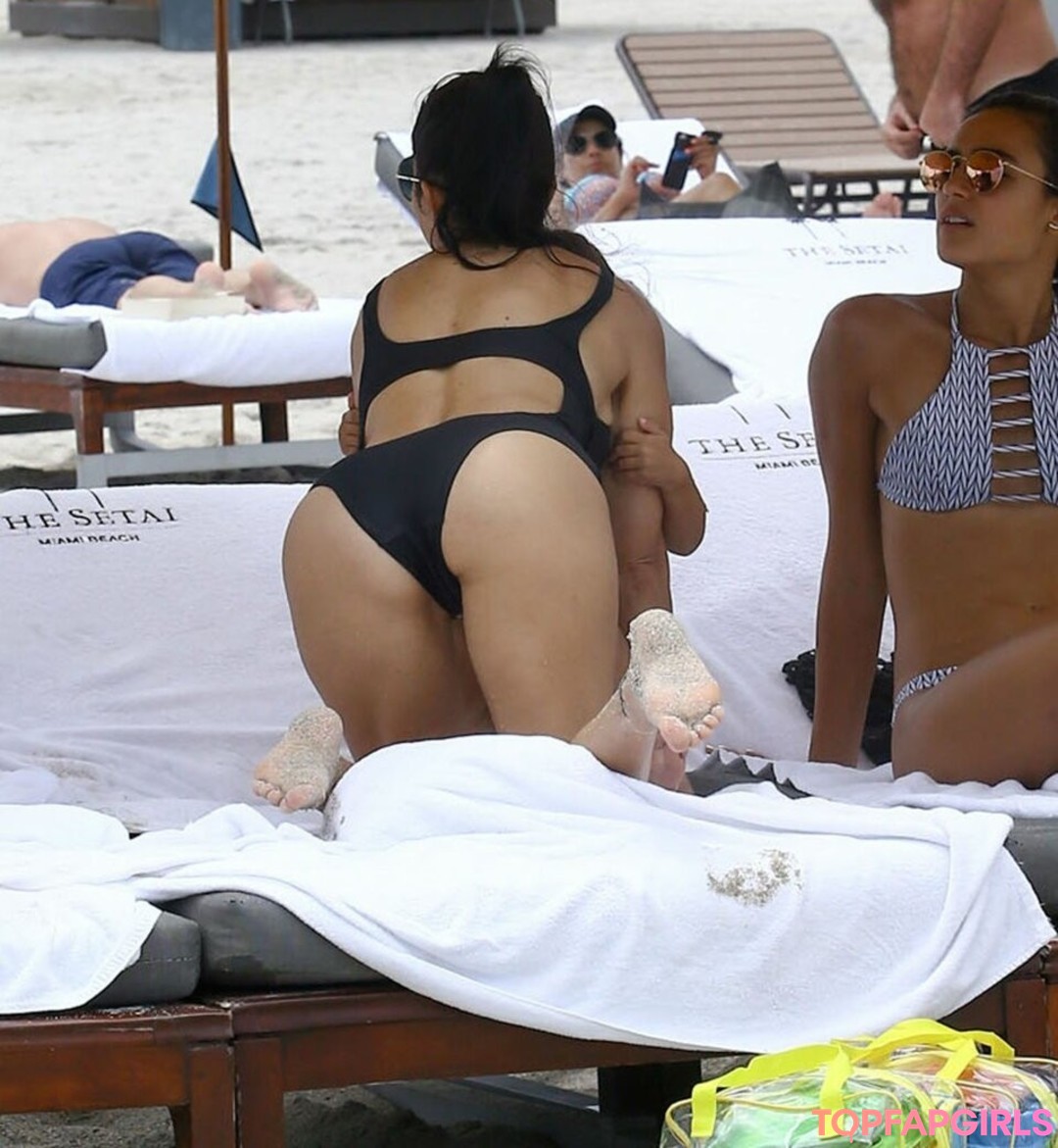 Foto desnuda filtrada de OnlyFans de Kourtney Kardashian #184 Foto desnuda filtrada de OnlyFans de Kourtney Kardashian #184