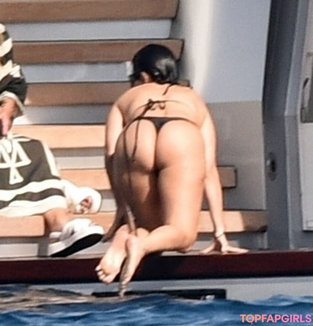 Foto desnuda filtrada de OnlyFans de Kourtney Kardashian #215 Foto desnuda filtrada de OnlyFans de Kourtney Kardashian #215