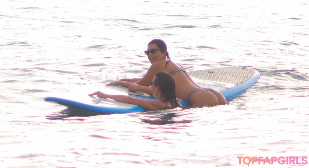 Foto desnuda filtrada de OnlyFans de Kourtney Kardashian #310 Foto desnuda filtrada de OnlyFans de Kourtney Kardashian #310