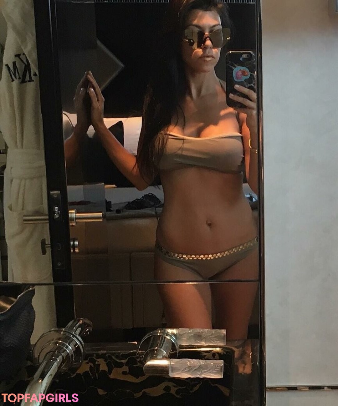 Foto desnuda filtrada de OnlyFans de Kourtney Kardashian #446 Foto desnuda filtrada de OnlyFans de Kourtney Kardashian #446