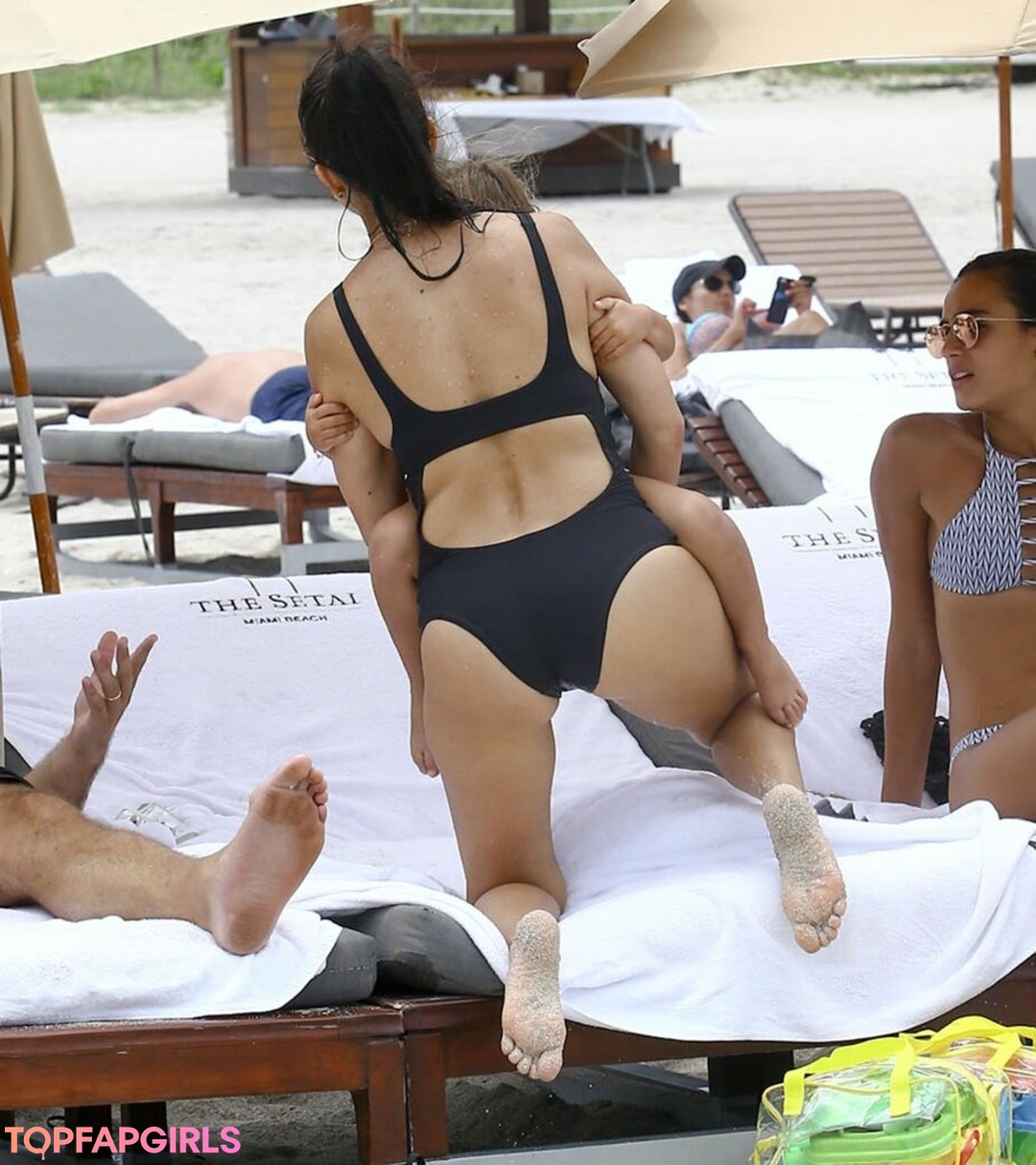 Foto desnuda filtrada de OnlyFans de Kourtney Kardashian #460 Foto desnuda filtrada de OnlyFans de Kourtney Kardashian #460