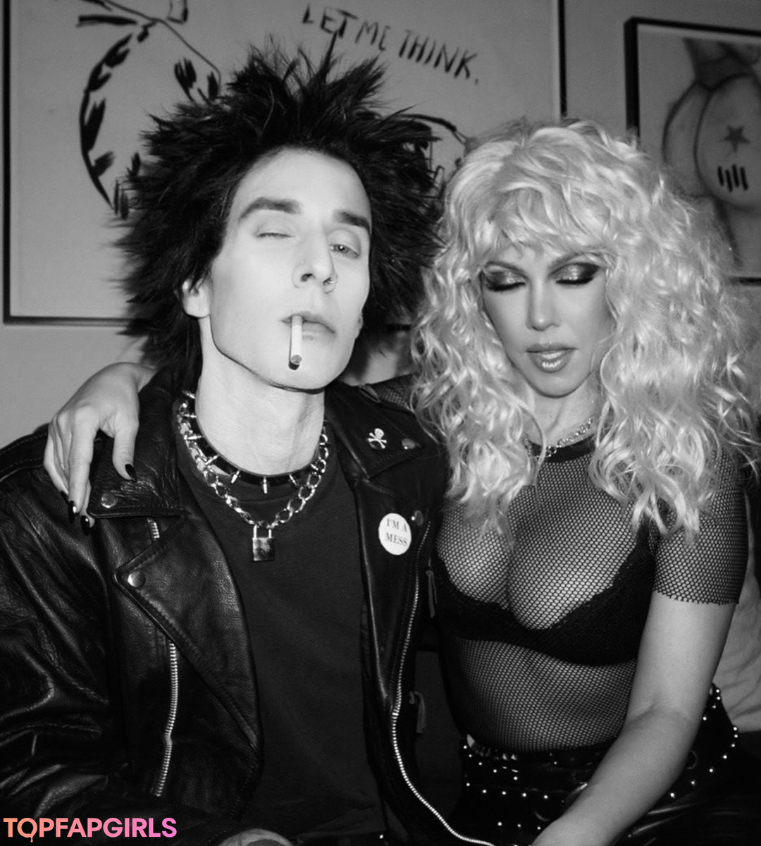 Foto desnuda filtrada de OnlyFans de Kourtney Kardashian #5 Foto desnuda filtrada de OnlyFans de Kourtney Kardashian #5