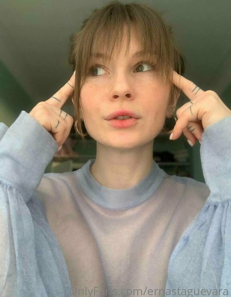 Foto desnuda filtrada de OnlyFans de Ernesta Guevara