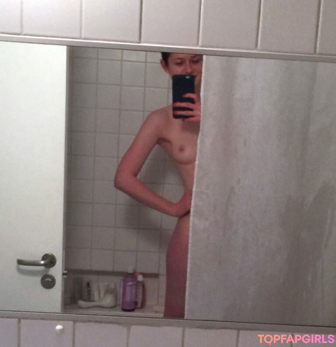 Foto desnuda filtrada de OnlyFans de Bonnie Wright #76 Foto desnuda filtrada de OnlyFans de Bonnie Wright #76
