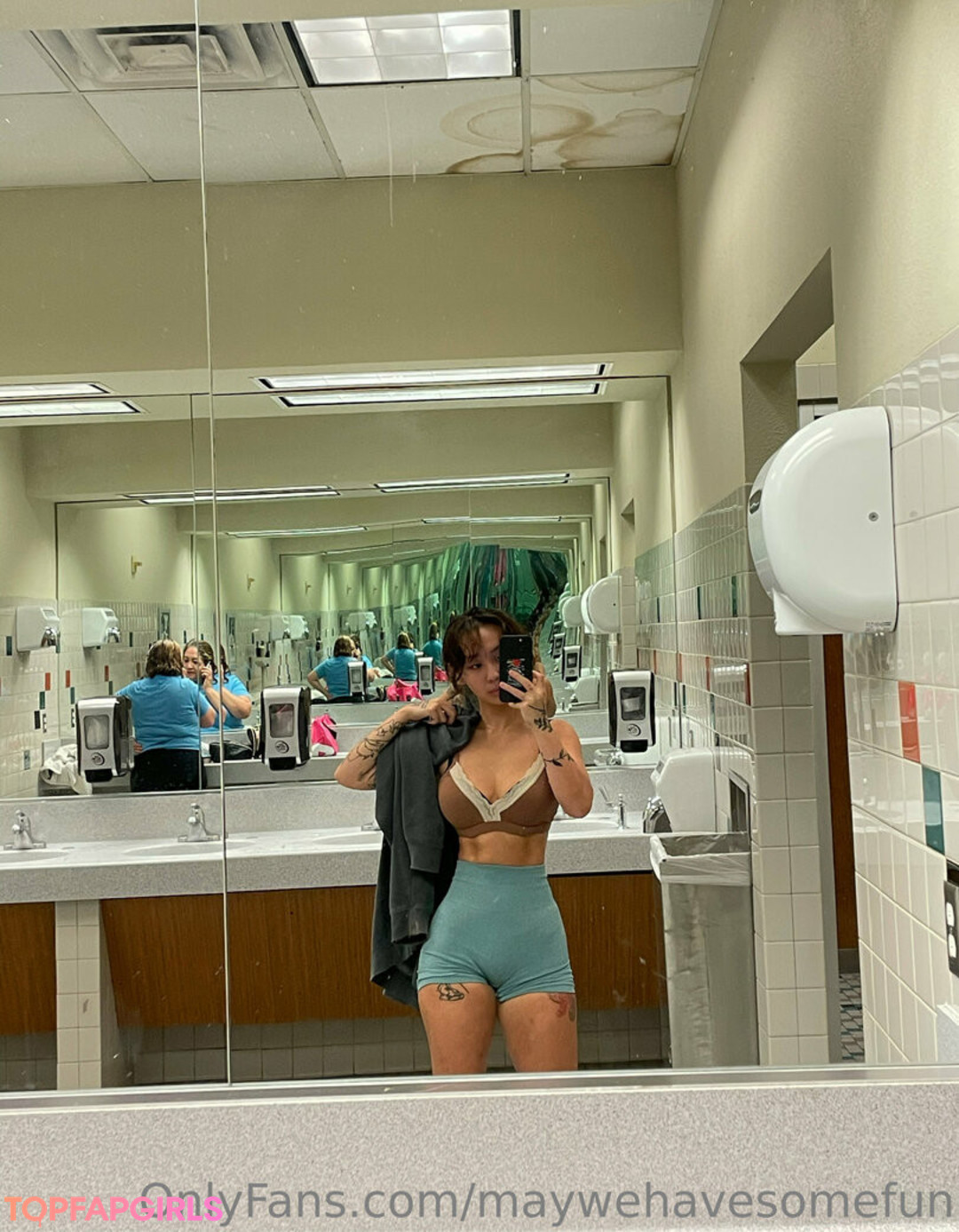 Foto desnuda filtrada de OnlyFans de Maywehavesomefun #103 Foto desnuda filtrada de OnlyFans de Maywehavesomefun #103