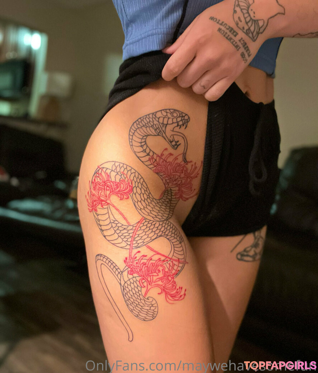 Foto desnuda filtrada de OnlyFans de Maywehavesomefun #8 Foto desnuda filtrada de OnlyFans de Maywehavesomefun #8