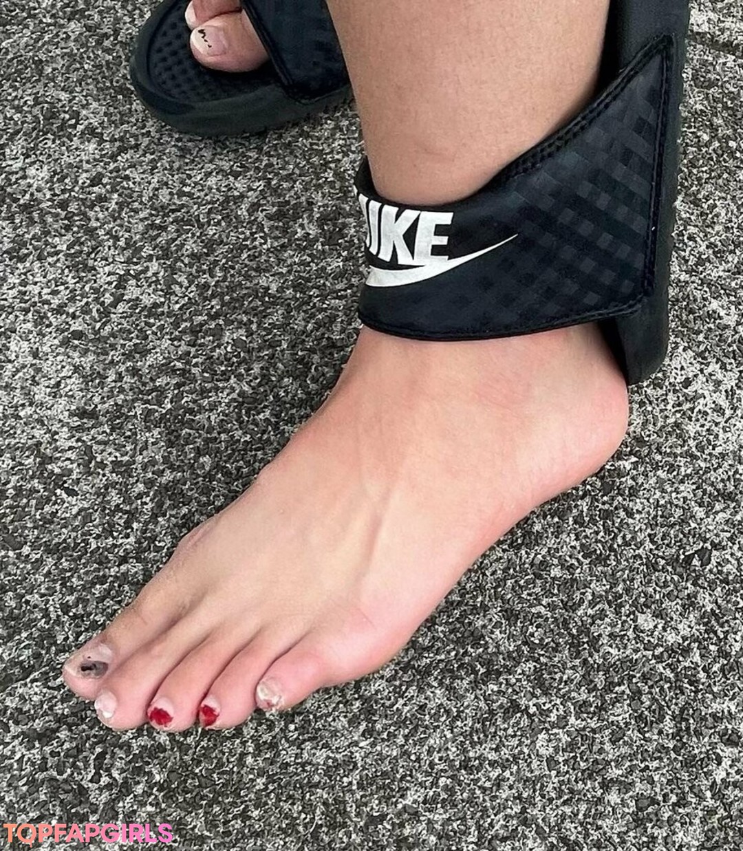 Foto desnuda filtrada de OnlyFans de Maywehavesomefun #86 Foto desnuda filtrada de OnlyFans de Maywehavesomefun #86