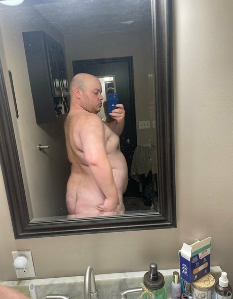 Foto desnuda filtrada de OnlyFans de Greedyglut10