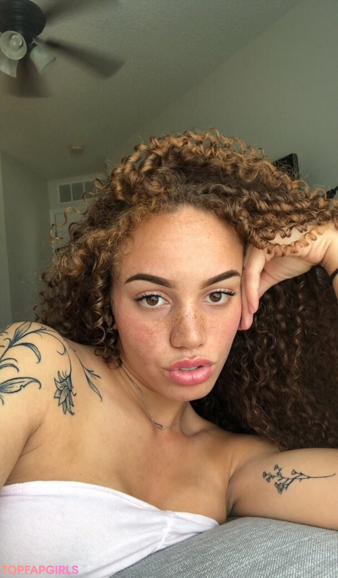 Foto desnuda filtrada de OnlyFans de Bklynnmarie #1 Foto desnuda filtrada de OnlyFans de Bklynnmarie #1