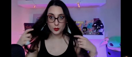 Asmr Alysaa