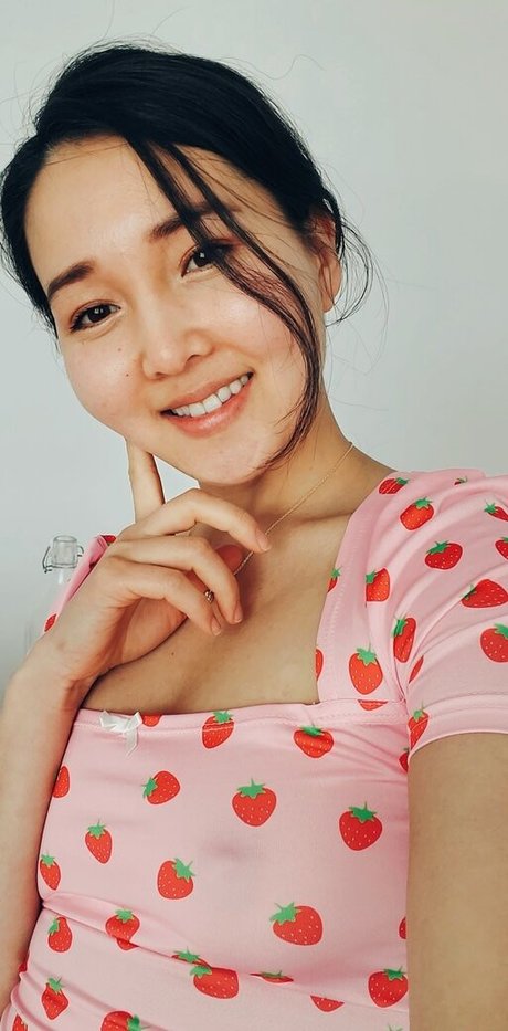 Lilly Ay