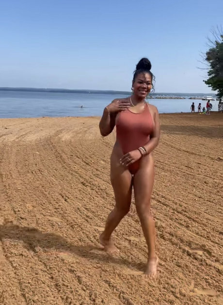 Foto desnuda filtrada de OnlyFans de Danielle Sylvester