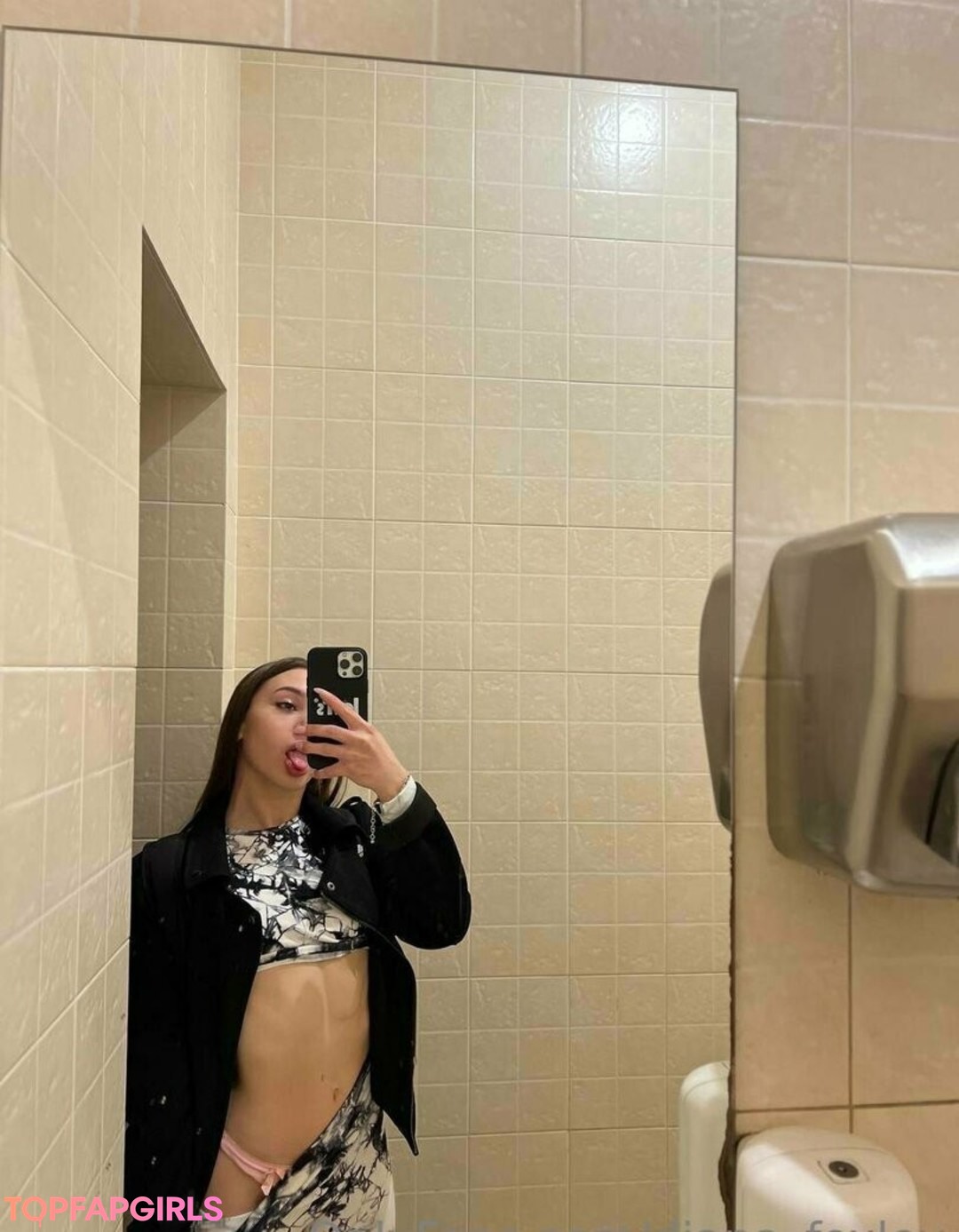 Foto desnuda filtrada de OnlyFans de Dianafoxley #92 Foto desnuda filtrada de OnlyFans de Dianafoxley #92