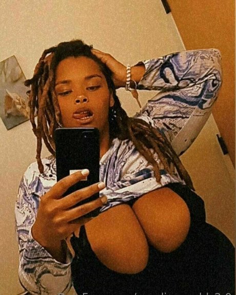 Foto desnuda filtrada de OnlyFans de Mercurydiamondz2