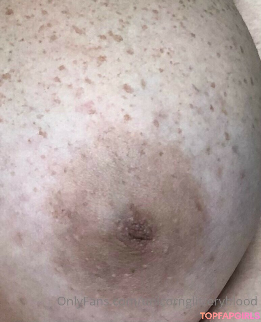 Foto desnuda filtrada de OnlyFans de Unicornglitteryblood #215 Foto desnuda filtrada de OnlyFans de Unicornglitteryblood #215