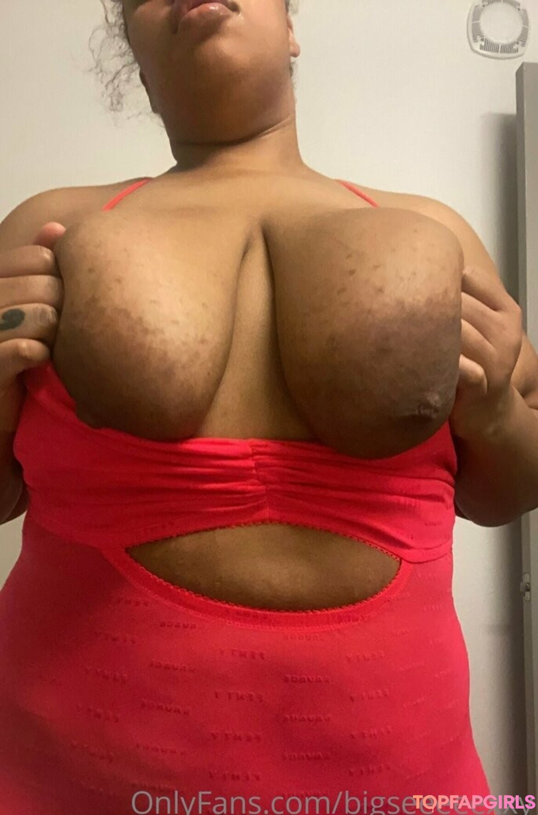 Foto desnuda filtrada de OnlyFans de Bigseeeeexxy #101 Foto desnuda filtrada de OnlyFans de Bigseeeeexxy #101