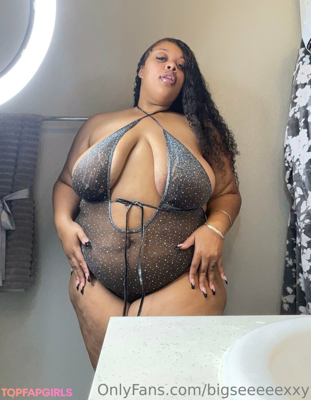 Foto desnuda filtrada de OnlyFans de Bigseeeeexxy #210 Foto desnuda filtrada de OnlyFans de Bigseeeeexxy #210
