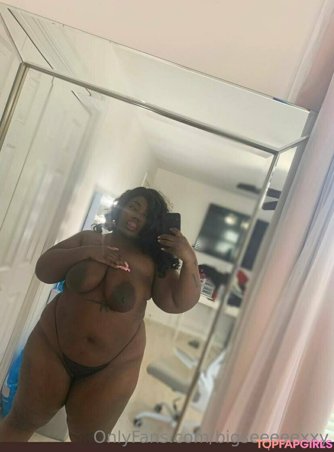 Foto desnuda filtrada de OnlyFans de Bigseeeeexxy #303 Foto desnuda filtrada de OnlyFans de Bigseeeeexxy #303