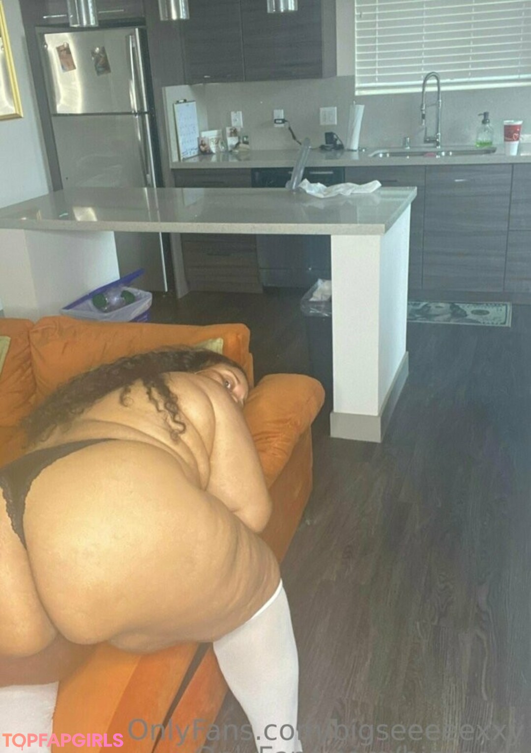 Foto desnuda filtrada de OnlyFans de Bigseeeeexxy #503 Foto desnuda filtrada de OnlyFans de Bigseeeeexxy #503