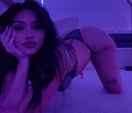 Foto desnuda filtrada de OnlyFans de Champagne