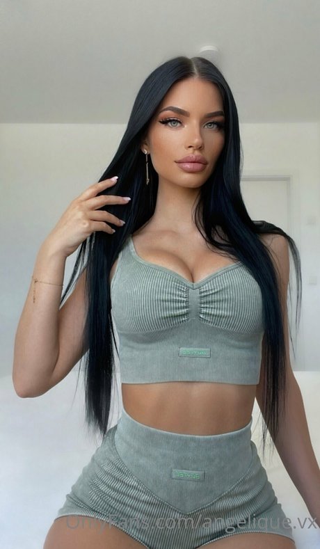 Foto desnuda filtrada de OnlyFans de Angelique