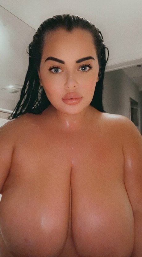 Foto desnuda filtrada de OnlyFans de Curvykb
