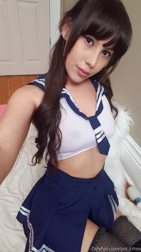 Foto desnuda filtrada de OnlyFans de Pot Kitten