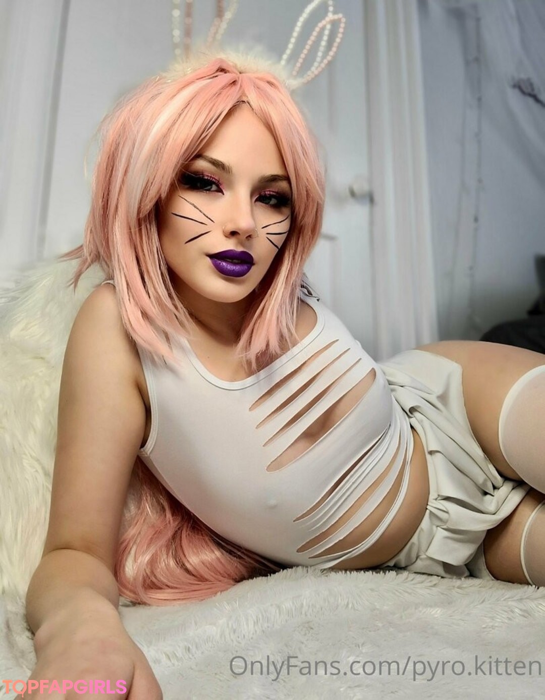 Foto desnuda filtrada de OnlyFans de Pyro Kitten #231 Foto desnuda filtrada de OnlyFans de Pyro Kitten #231