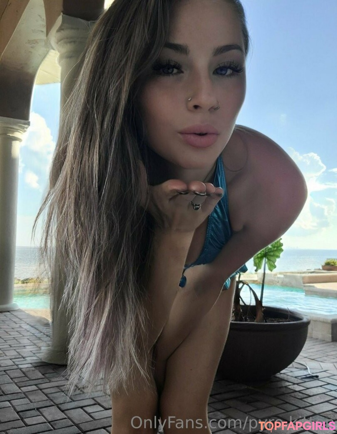 Foto desnuda filtrada de OnlyFans de Pyro Kitten #383 Foto desnuda filtrada de OnlyFans de Pyro Kitten #383