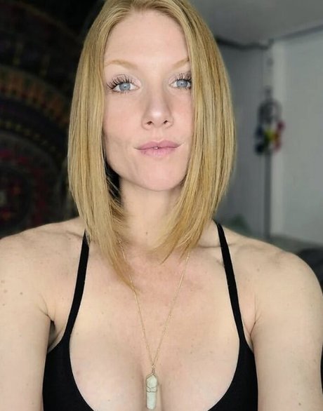 Foto desnuda filtrada de OnlyFans de Akgingersnaps