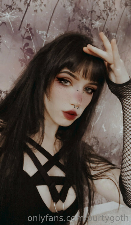 Foto desnuda filtrada de OnlyFans de Purtygoth