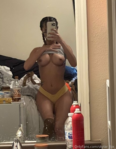 Foto desnuda filtrada de OnlyFans de Skylar Fox