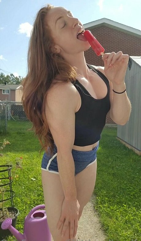 Foto desnuda filtrada de OnlyFans de Fitlittleredheadfree